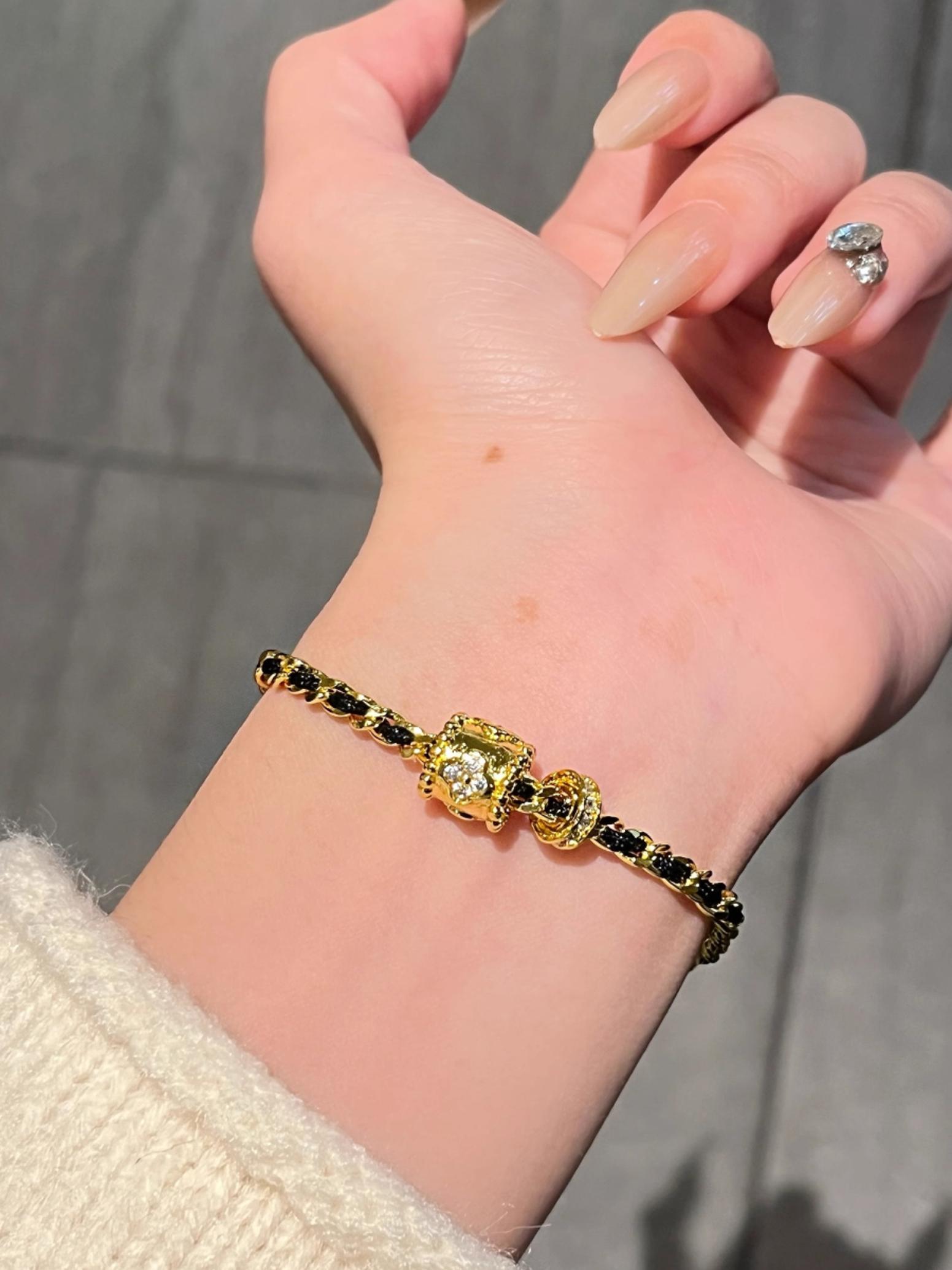 French Vintage Black and Gold Kaleidoscope Bracelet for Women - Exquisite Colorfast High-End Accessory