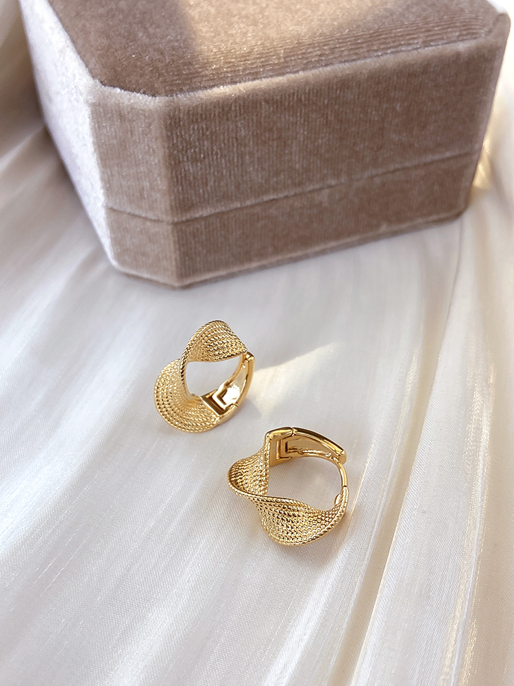 French Vintage Gold Twisted Hoop Earrings for Women - Minimalist 2025 Design, Chic Niche Vintage Style