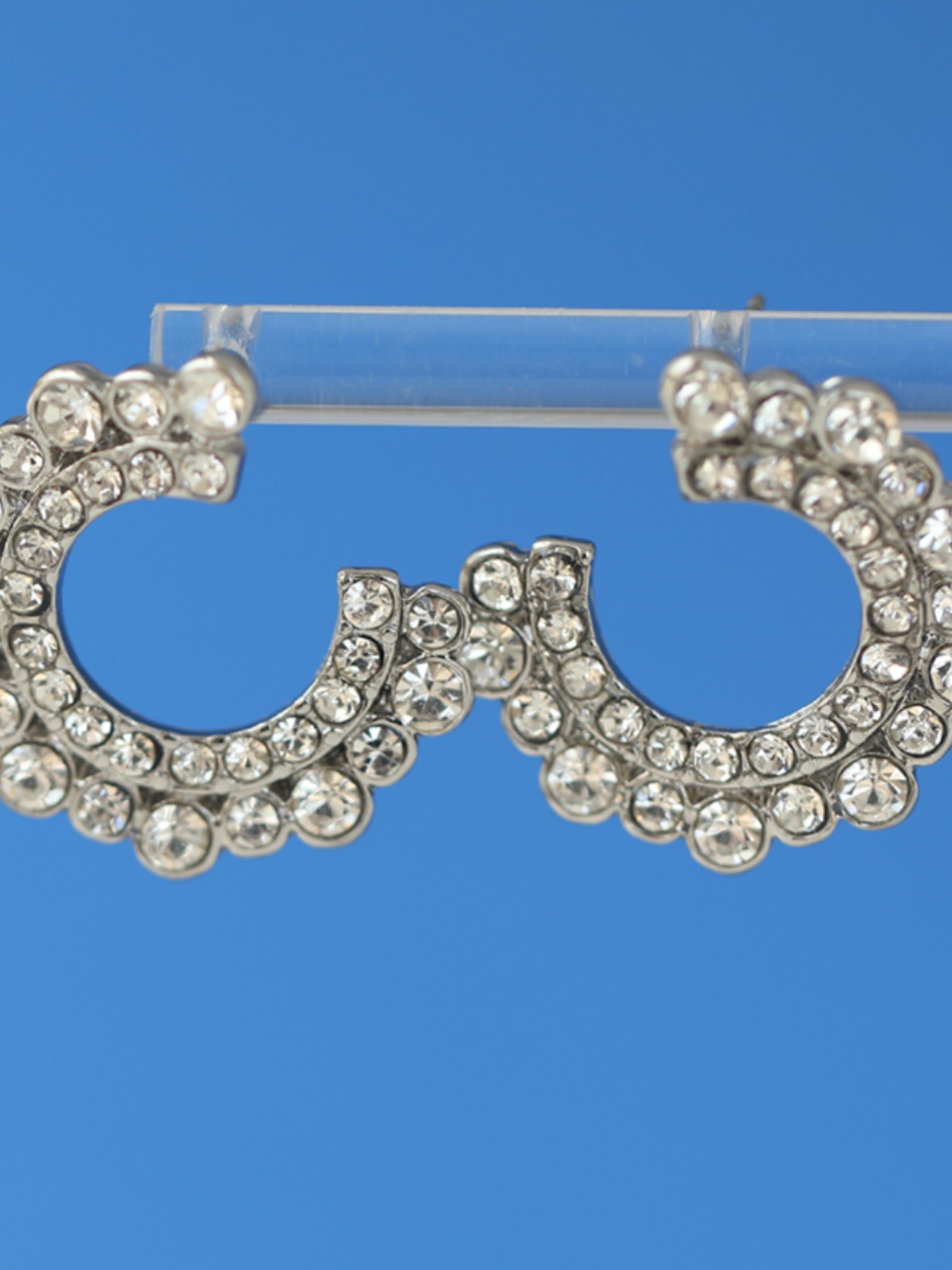 Geometric Round C-Shaped Earrings with Pearl Inlay and Diamond Accents, European American Style, Fashionable and Versatile Design