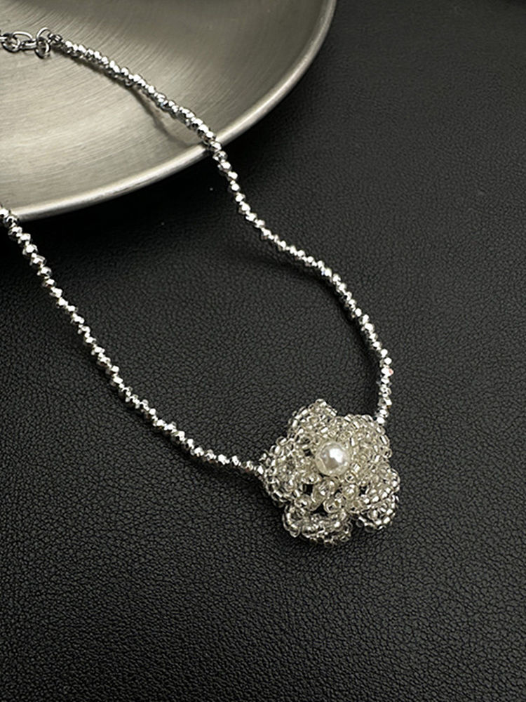 Handmade Woven Flower Necklace for Women, Light Luxury Silver Clavicle Chain, Versatile Floral Accessory, Perfect for Elegant Style