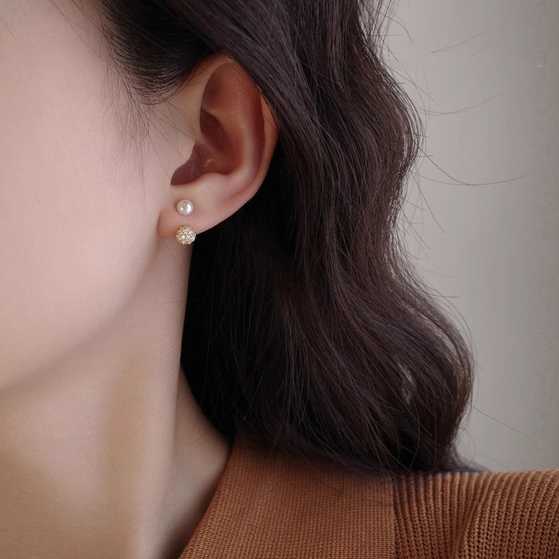 High-End Light Luxury Pearl Stud Earrings for Women - Elegant Designer Jewelry, Perfect for Special Occasions and Everyday Wear