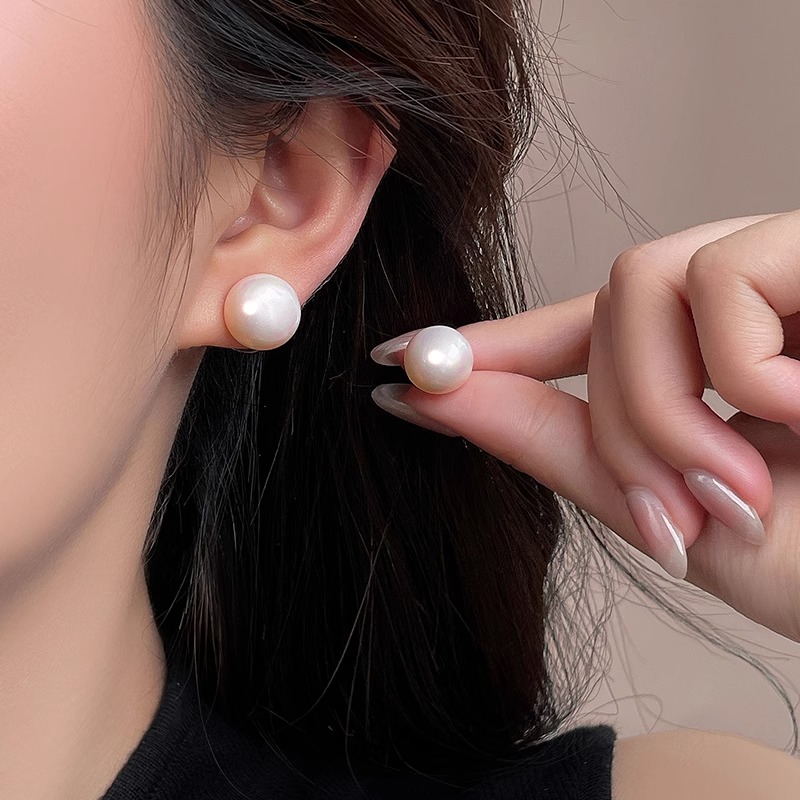 High-End Pearl Stud Earrings for Women - Flat Round Design, Elegant Ear Accessories, Luxury Fashion Jewelry