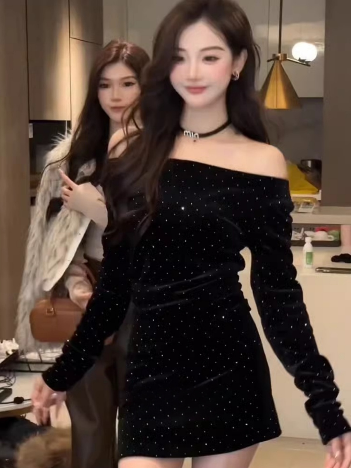 High-End Sexy Black Velvet Bodycon Dress for Spring - Slim Fit Short Skirt Wealthy Girl Style