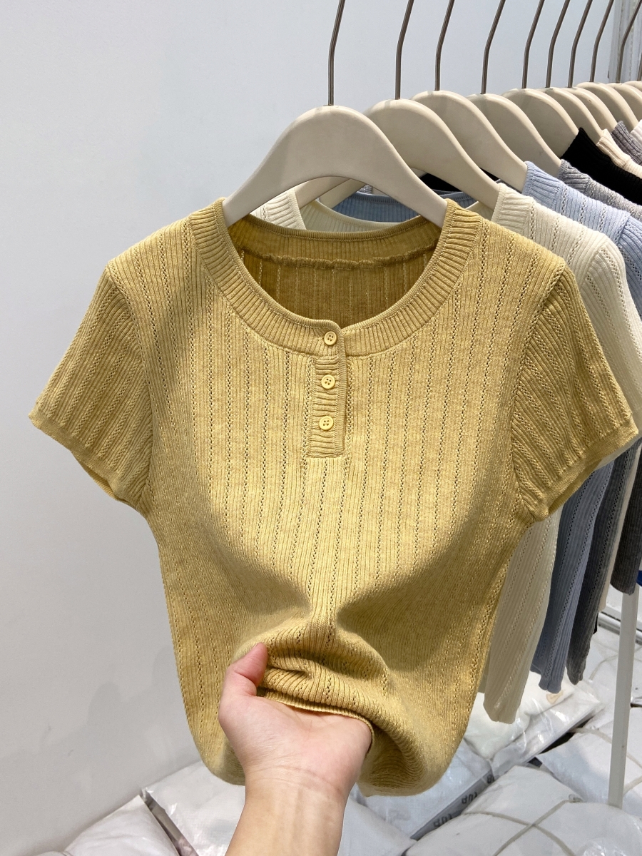 High-End Women's Summer Knitted Shirt - Stylish Yellow Short Sleeve Top with Round Neck Design - Trendy Niche Fashion