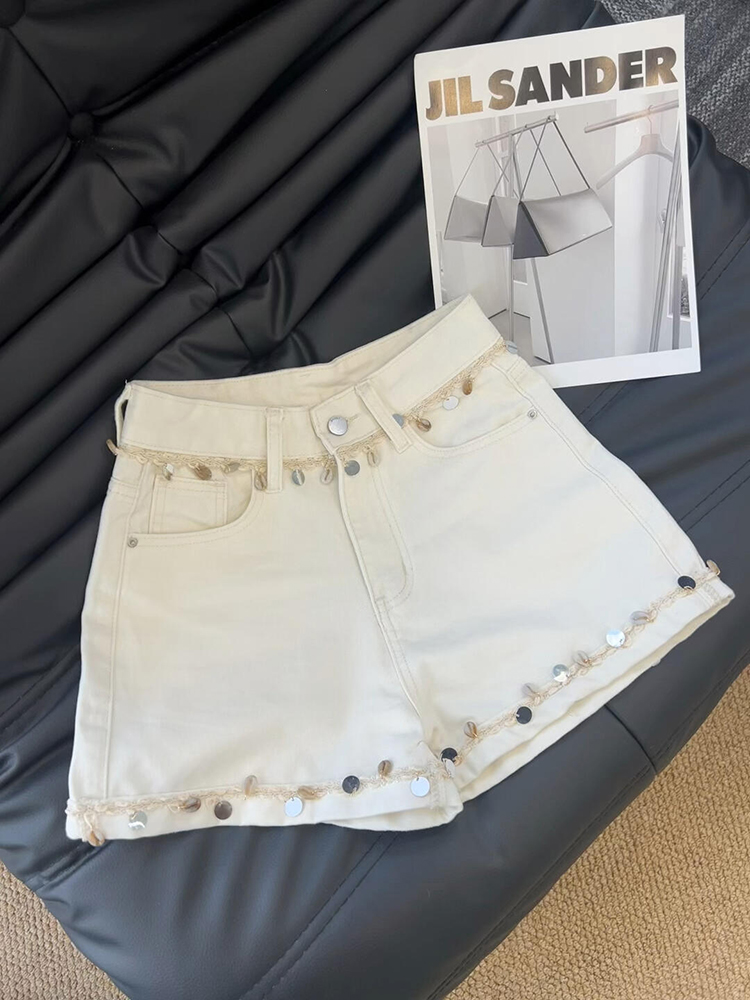 High-Waisted Denim Shorts with Shell Pendant Design for Women - Trendy Slimming Ethnic Style Hot Pants for Summer 2025