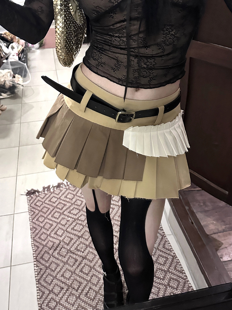 High-Waisted Pleated A-Line Skirt for Women - Retro Square Style, Versatile Design, Slimming Fit, Unique Short Skirt Fashion