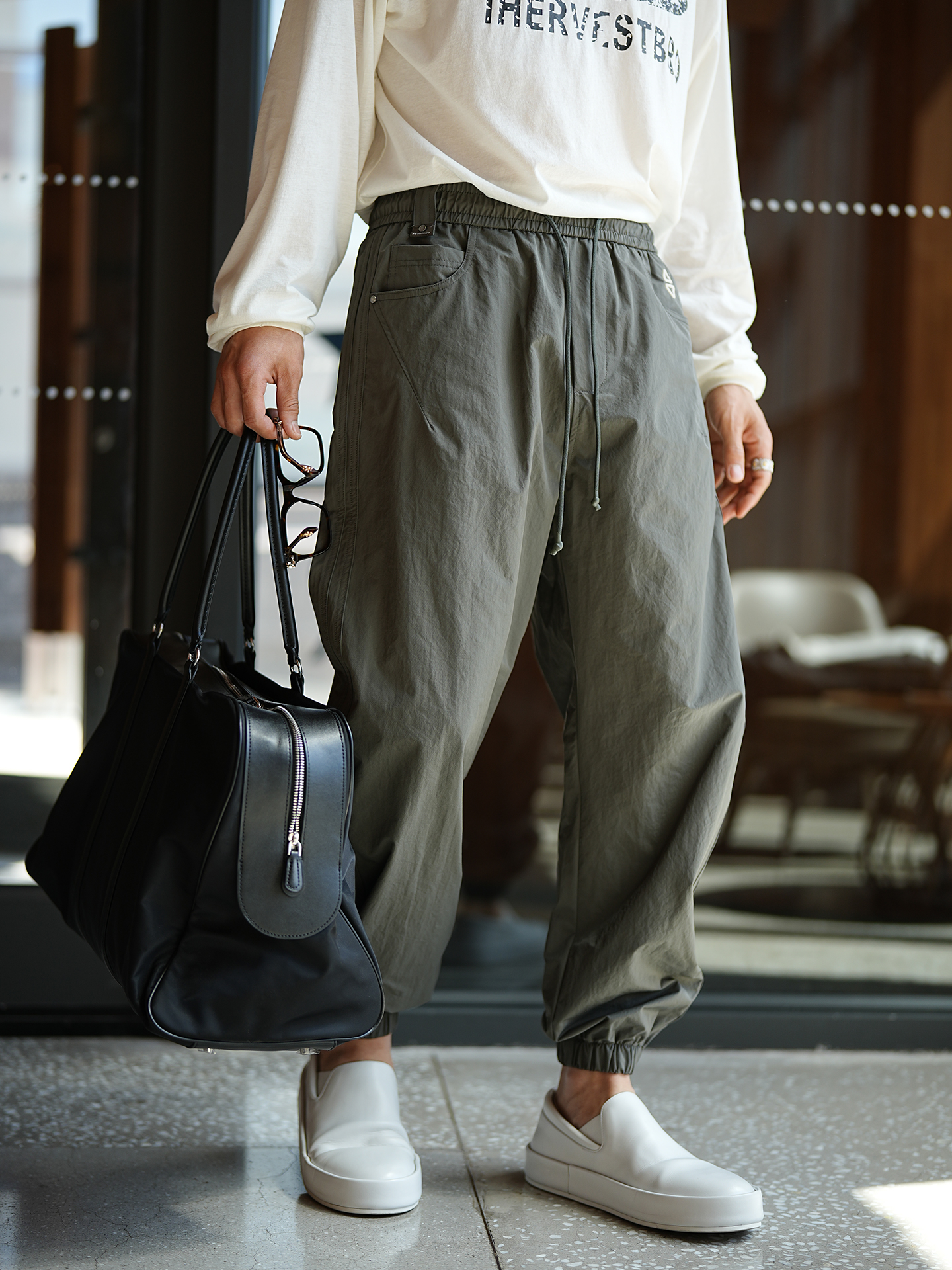 Japanese-Style Minimalist Precision Embroidery Casual Pants for Men, Trendy Summer Tapered Design with Elastic Waist and Drawstring