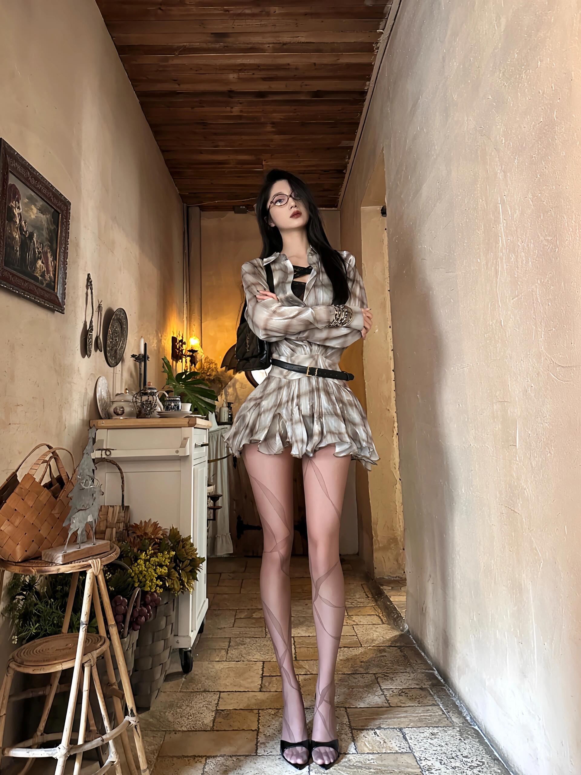 Khaki Plaid Ruffled Short Dress with Lapel Collar - American Style Loose Fit Pleated Skirt for Women, Perfect for Y2K and Trendy Looks