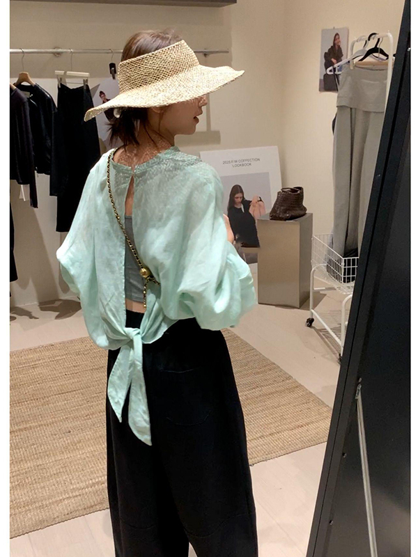 Korean-Style Casual Loose White Long Sleeve Sun Protection Shirt for Women with Back Split and Tie-Up Detail â€“ Spring/Summer Fashion
