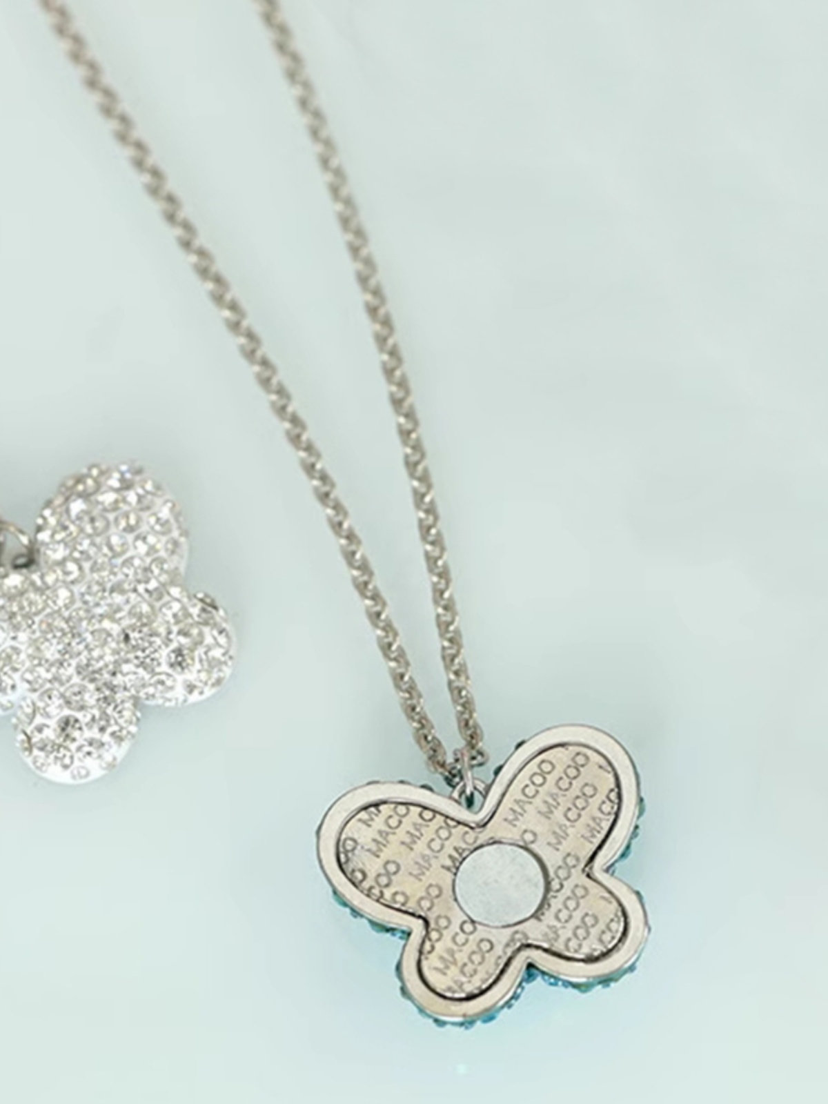 Korean-Style Colorful Butterfly Magnetic Necklace, Diamond-Studded Clavicle Chain, Cute and Elegant Women's Accessory