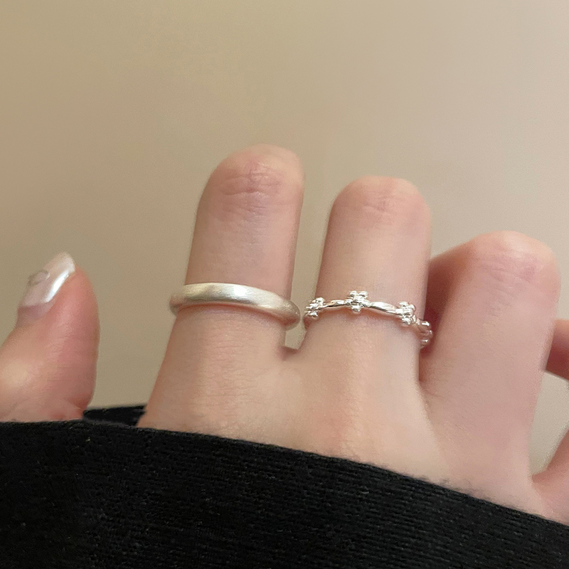 Korean-Style Minimalist Fresh Flower Ring - Versatile Brushed Plain Band for Women - 2025 Niche Design Index Finger Ring