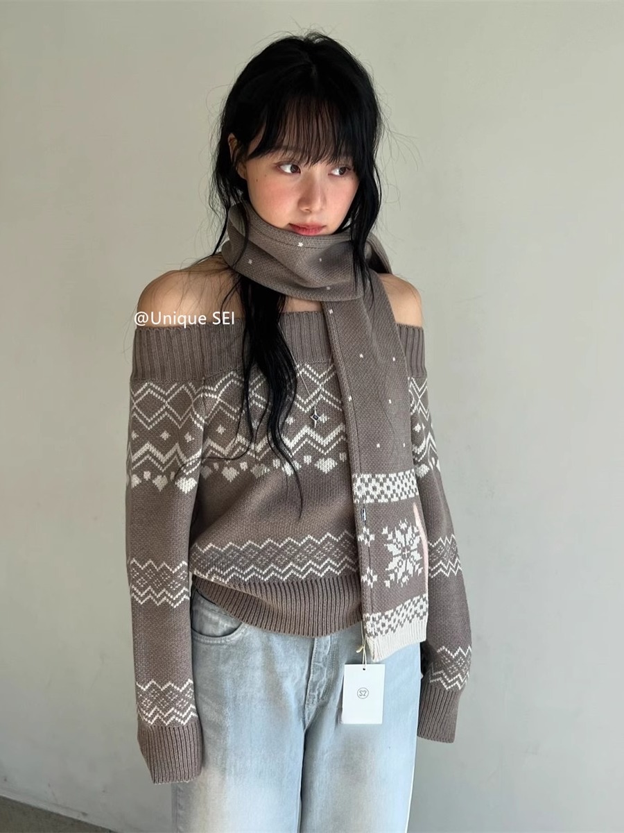 Korean-Style Off-Shoulder Jacquard Knitted Sweater with Scarf - Unique Winter Fashionable Layering Piece