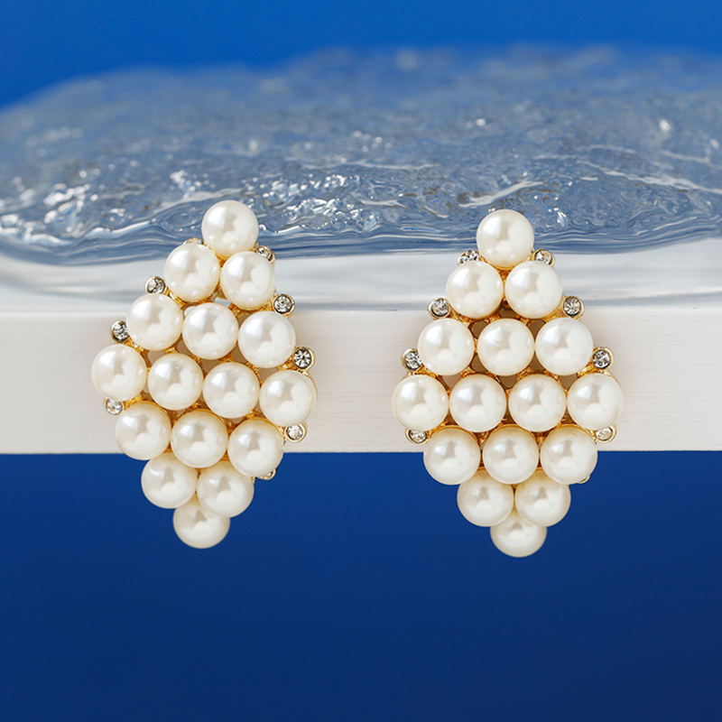 Korean-Style Pearl Rhinestone Geometric Stud Earrings for Women - Trendy Zinc Alloy Jewelry for Students, Gatherings, and Gifts