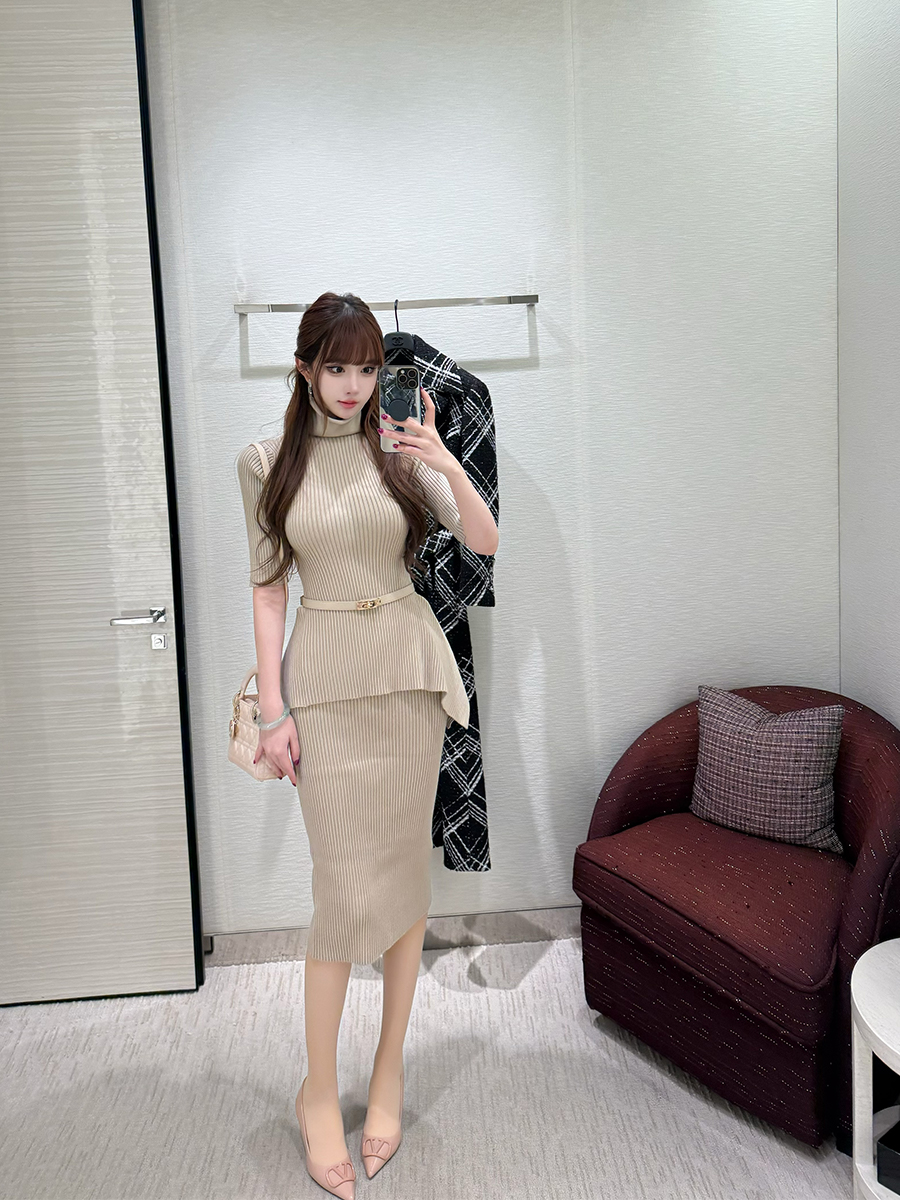 Korean-Style Short Sleeve Knitted Dress Two-Piece Set - High-End Design for Spring and Summer Fashion