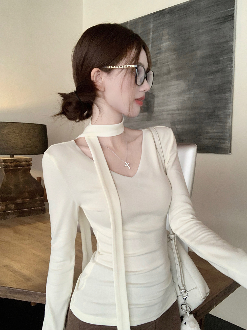 Korean-Style V-Neck Knitted Sweater with Scarf for Women - Fashionable Slim-Fit Top, Unique Design, Trendy Winter Wear