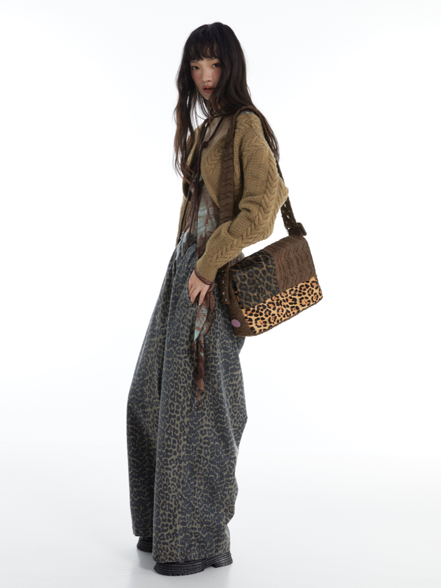 Leopard Print Messenger Bag - Soft Original Design, Trendy Ah Wu Style, Fashionable Animal Print, Perfect for Everyday Use