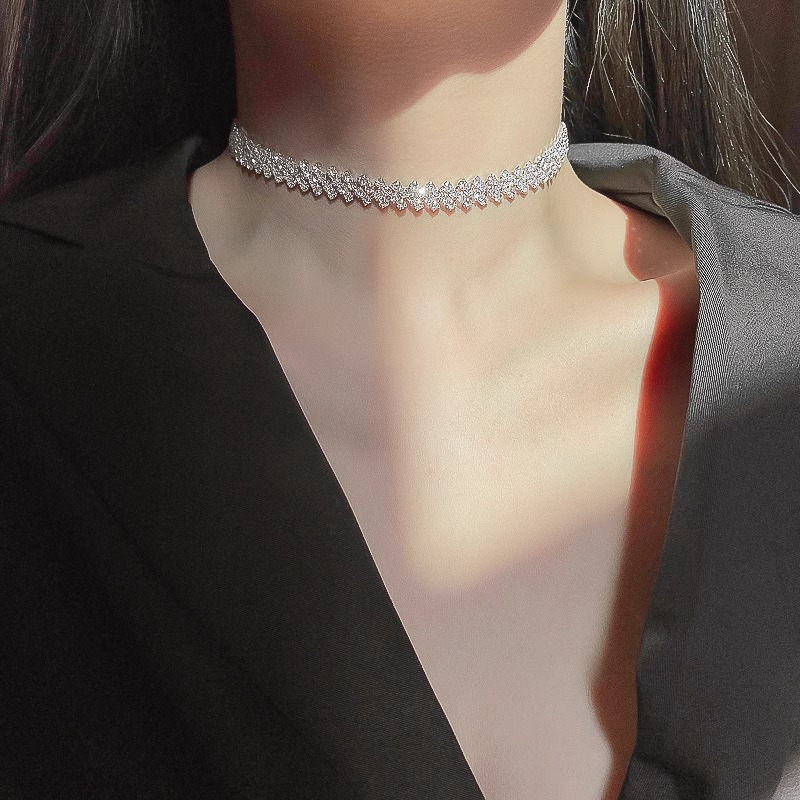 Light Luxury Full Diamond Necklace Collarbone Chain for Women - Versatile Elegant Jewelry for Special Occasions