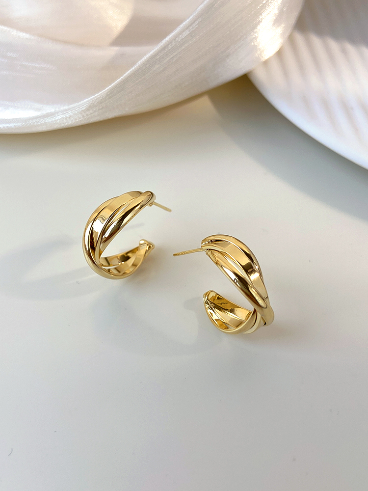 Light Luxury Irregular Cross Earrings for Women, Vintage Wrapped C-Shaped Minimalist Elegant Ear Accessories