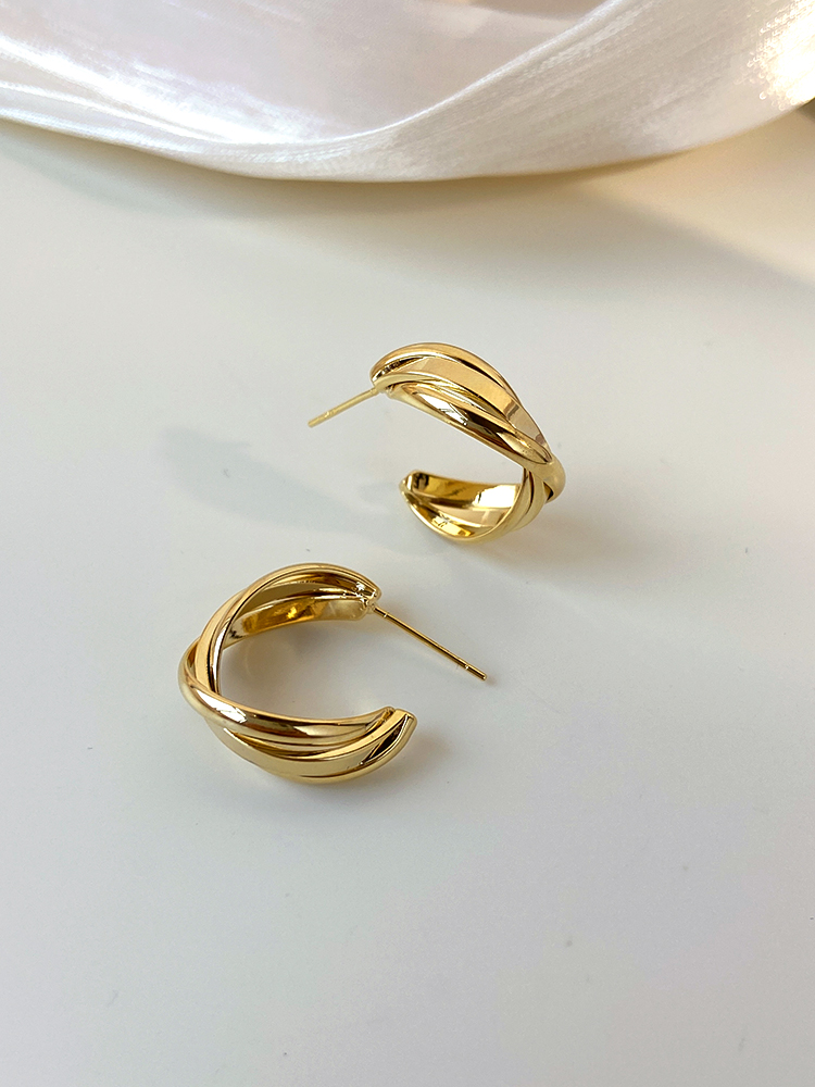 Light Luxury Irregular Cross Earrings for Women, Vintage Wrapped C-Shaped Minimalist Elegant Ear Accessories
