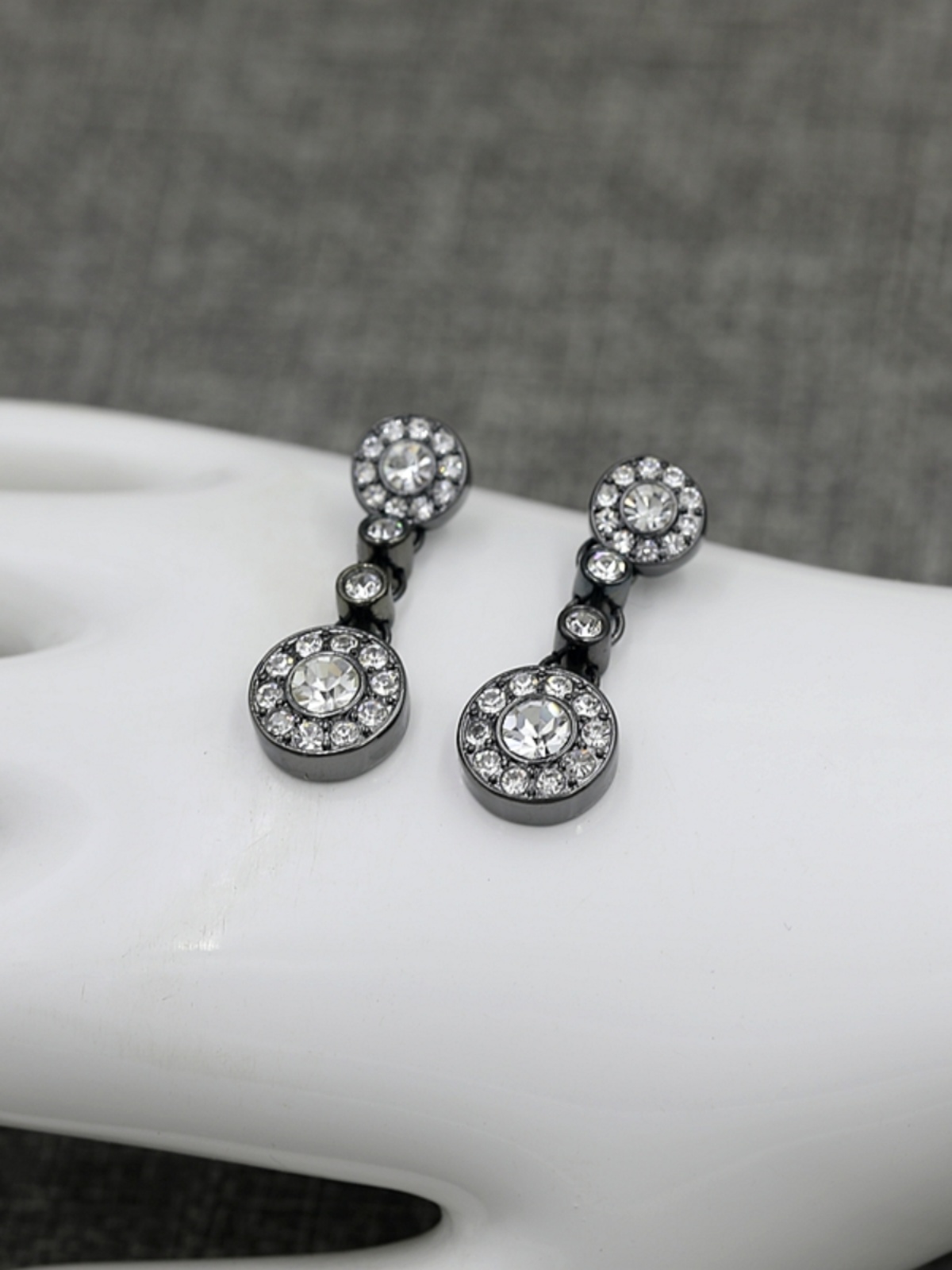 Light Luxury Sparkling Gemstone Earrings, Textured Water Drill Ear Pendants, Hypoallergenic Black Jewelry, Korean Style Accessories