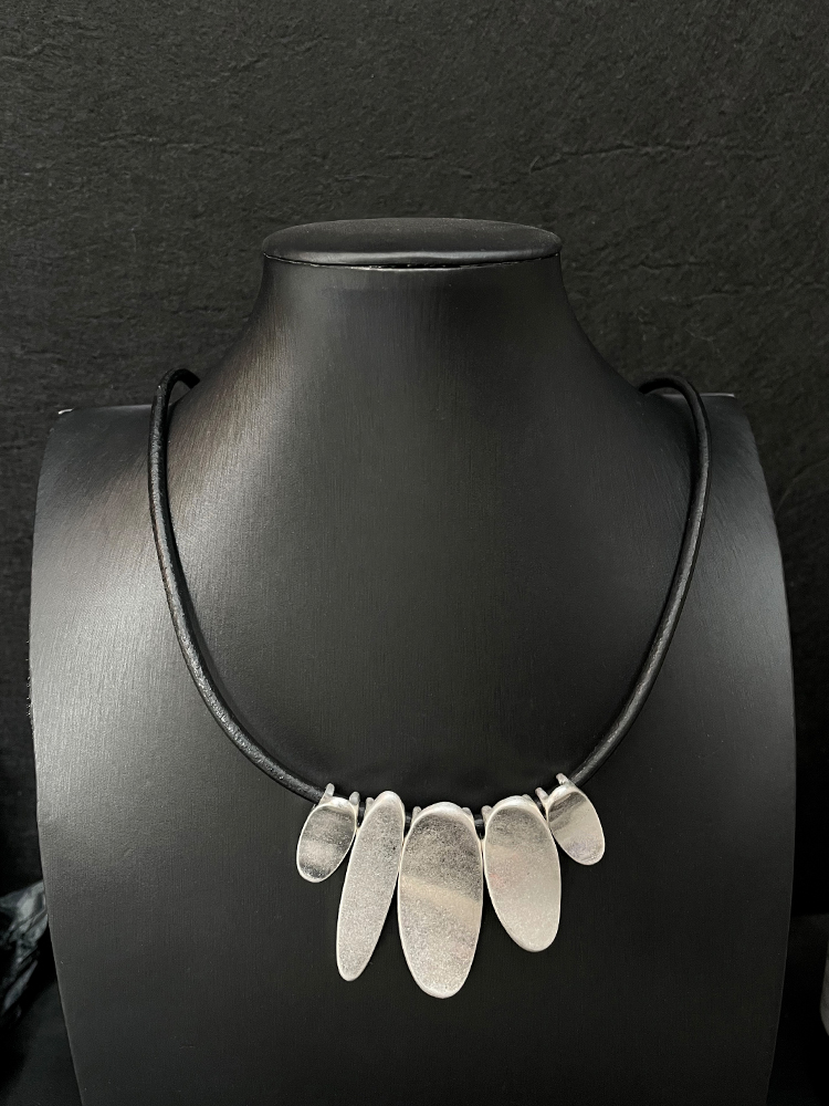 Long Matte Silver Pendant Necklace for Women - Retro Clavicle Sweater Chain, Personalized Fashion Accessory