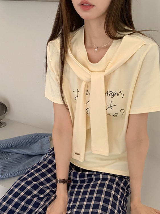 Loose Fit College Style Two-Piece Short Sleeve T-Shirt for Women - Flattering Shawl Half-Sleeve Top, Casual Chic Fashion
