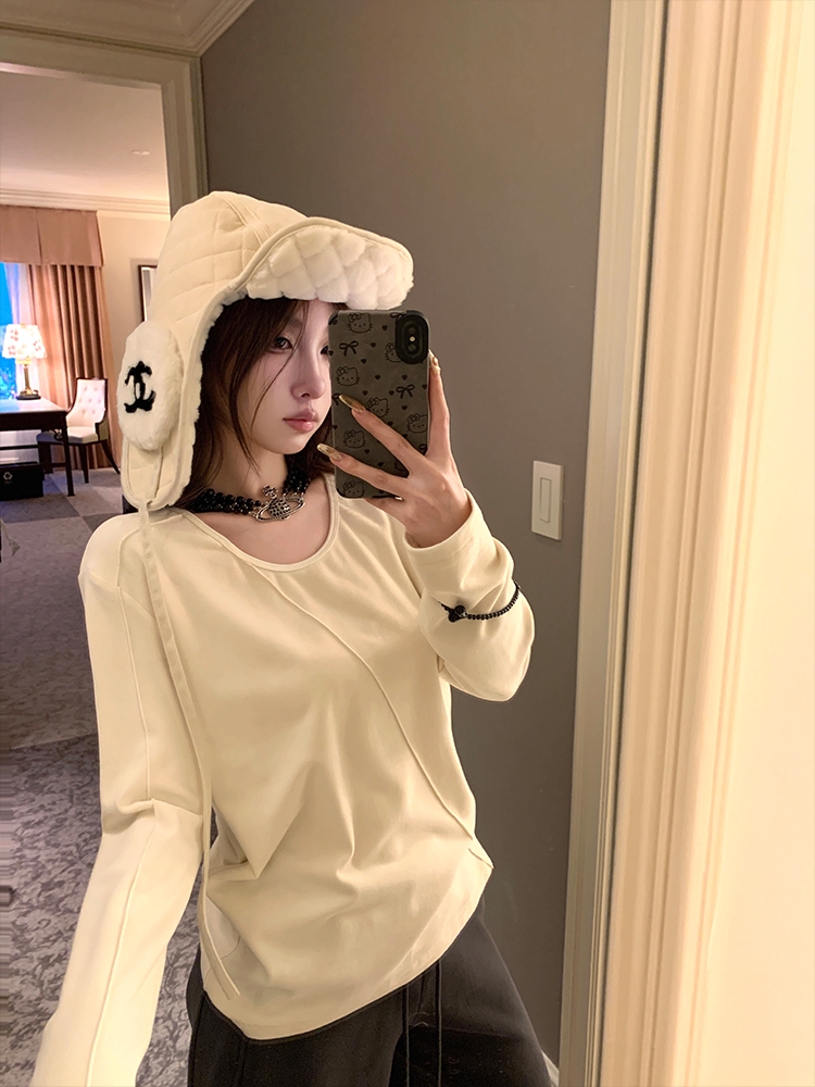 Loose-Fitting Long Sleeve T-Shirt for Women - Round Neck Base Layer Top with Slimming Inner Layer - Casual Chic Style