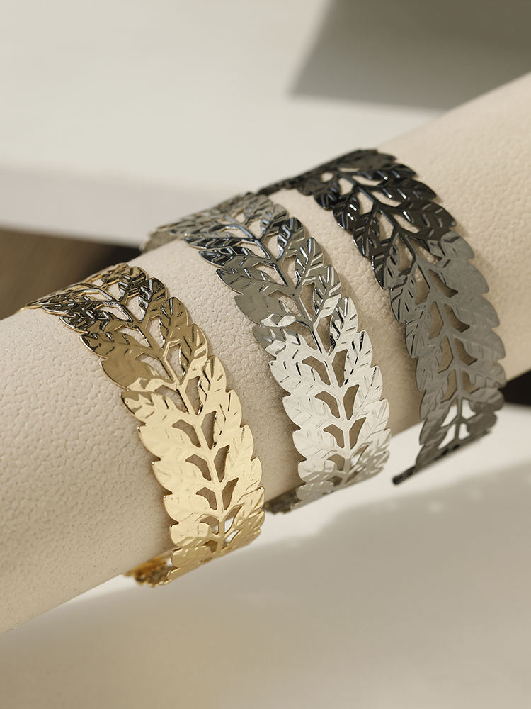 Luxury Women's Adjustable Hollow Leaf Bracelet - Smooth Shiny Bangle for Parties, Elegant Fashion Jewelry Accessory
