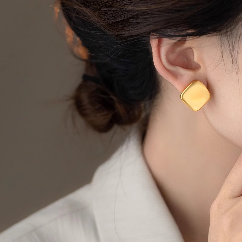 Matte Brushed Ear Studs for Women - High-End Light Luxury Earrings, Chic Accessories for Elegant Style