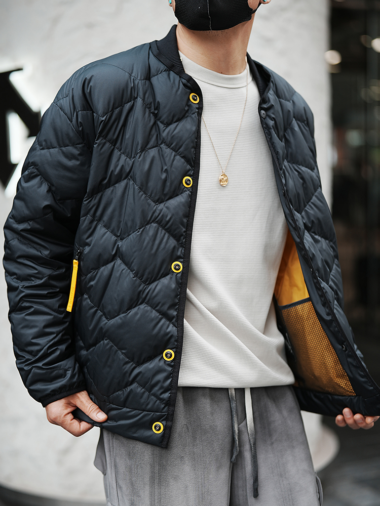 Men's Lightweight Minimalist Baseball Collar Down Jacket - Trendy Diamond Check Design for Autumn and Winter Fashion