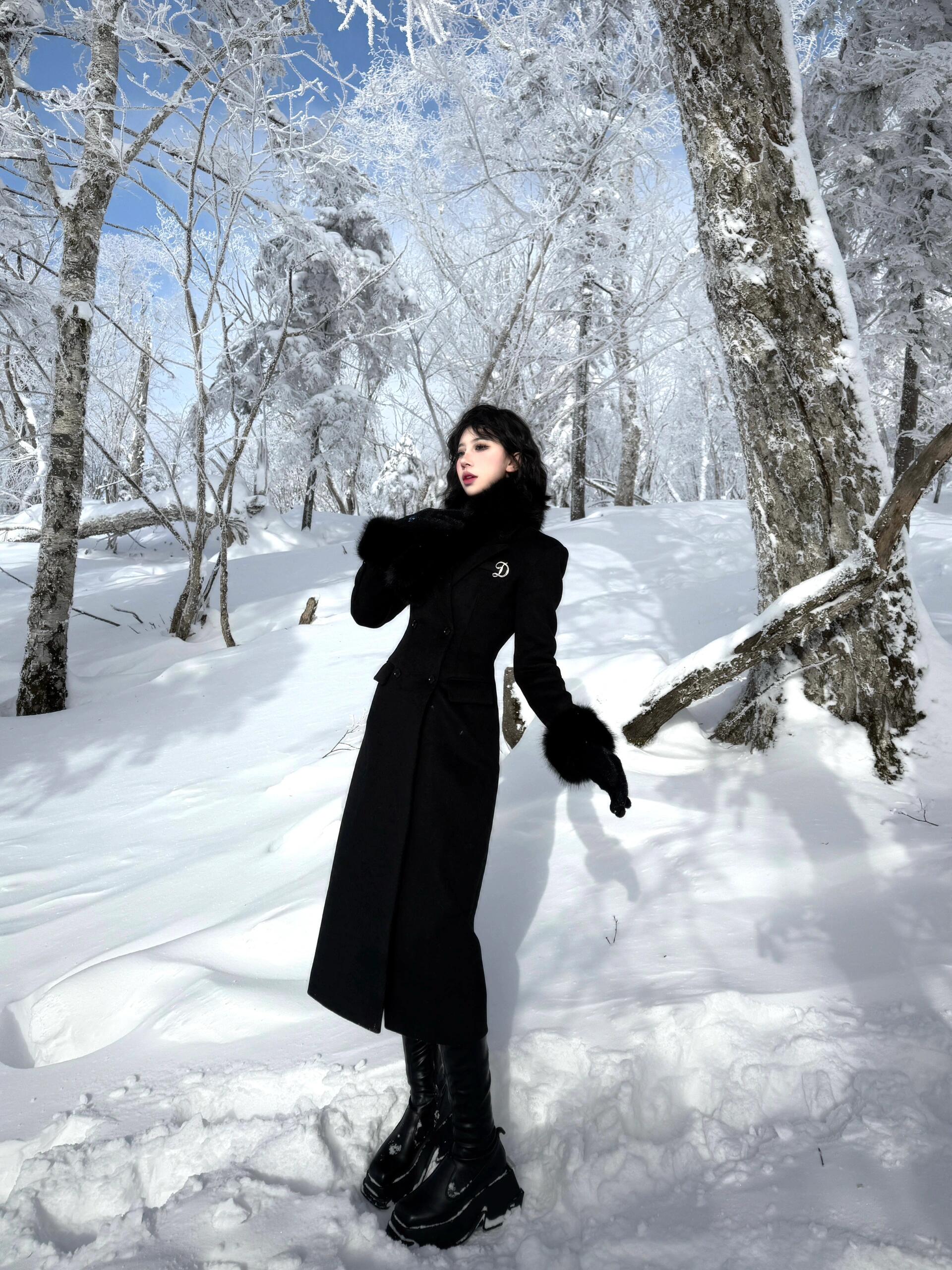 Mid-Length Hourglass Waist Black Wool Coat for Autumn Winter, Thickened Design for Chic Wealthy Girl Style