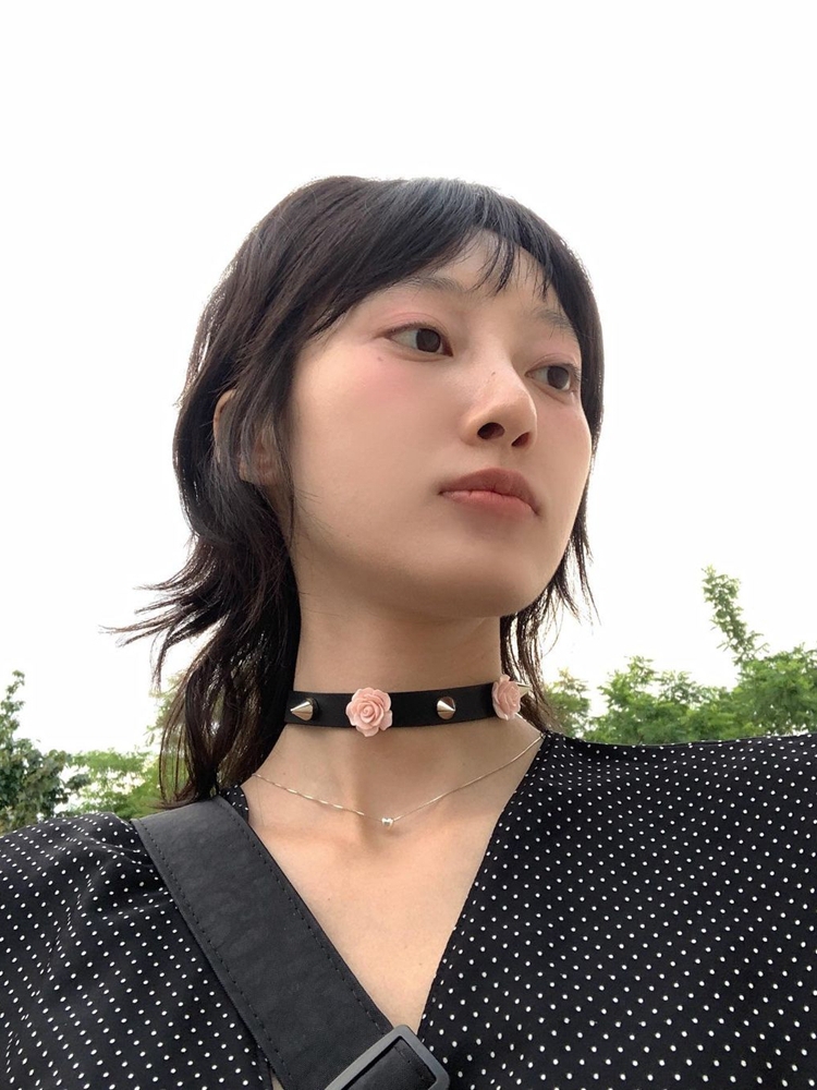 Millennial Spicy Girl Rivet Rose Choker Leather Collar - Rock Punk Heavy-Duty Clavicle Chain, Korean Niche Design