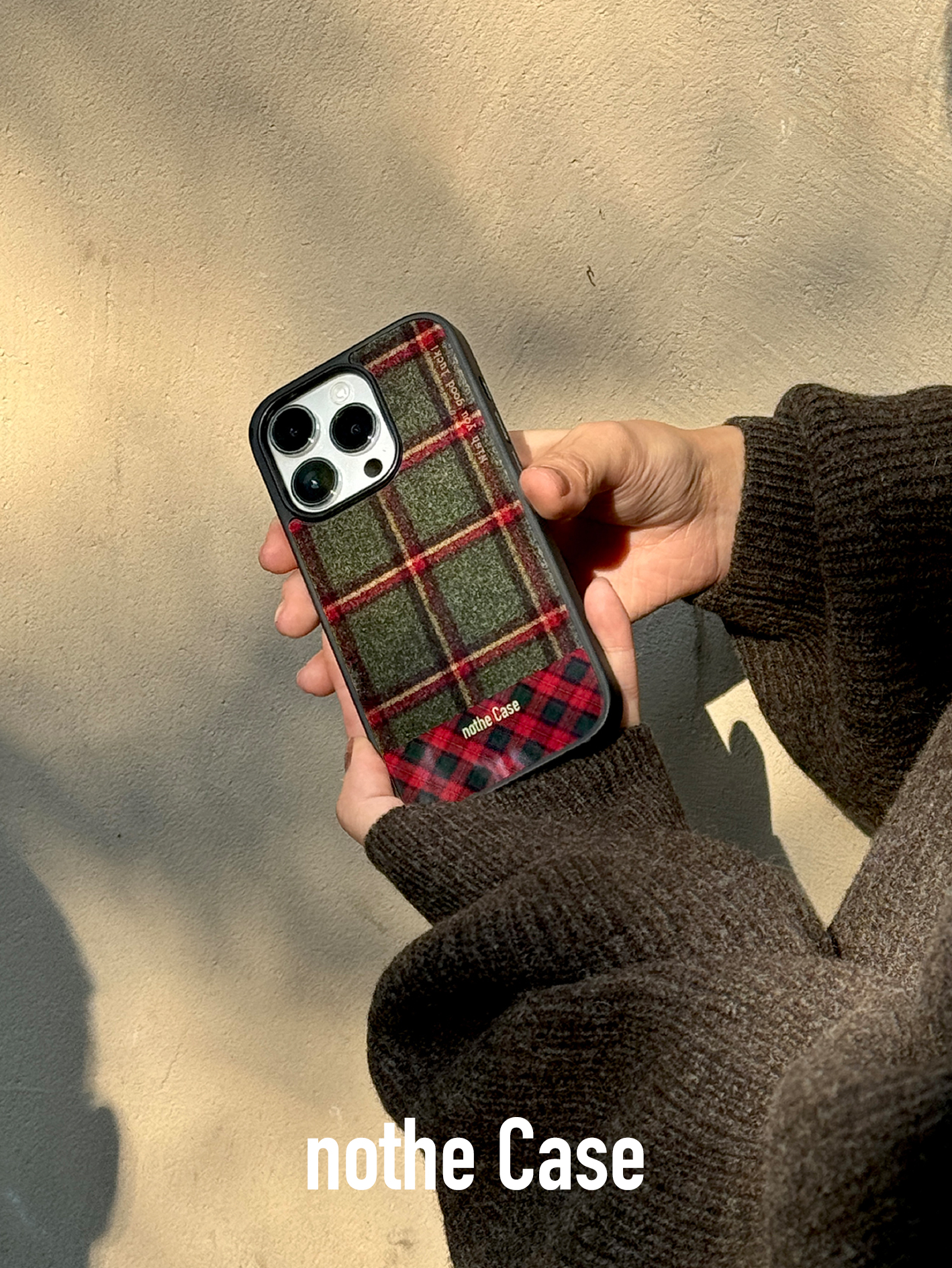 Minimalist Black Edge Plaid Anti-Fall Christmas Phone Case for iPhone 15 Pro Max â€“ High-End Autumn/Winter Style