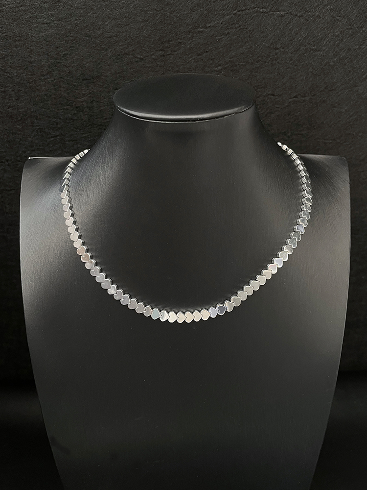 Minimalist Black Heart-Shaped Stone Necklace for Women, Clavicle Chain, Elegant Light Luxury Summer Accessory