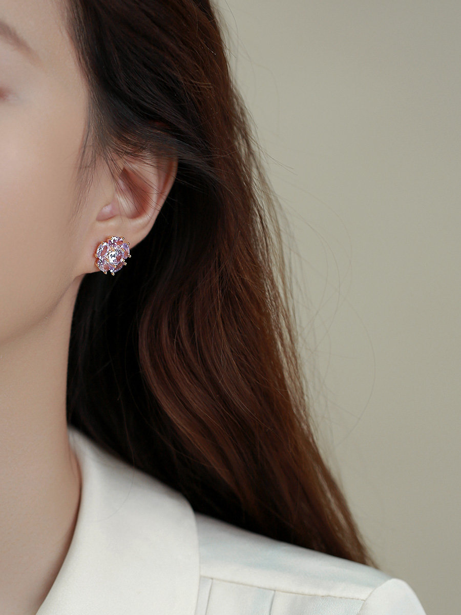 Minimalist Crystal Zircon Flower Stud Earrings for Women - Ethereal Sweet Design, Cool Girl Vibe, Fresh Niche Style