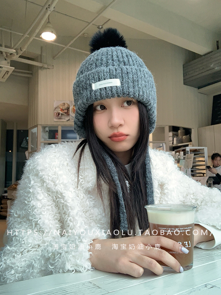 Minimalist Korean-Style Gray Pom-Pom Bucket Hat for Women - Warm Winter Knitted Lei Feng Design with Ties, Face-Shaping Fashion Accessory
