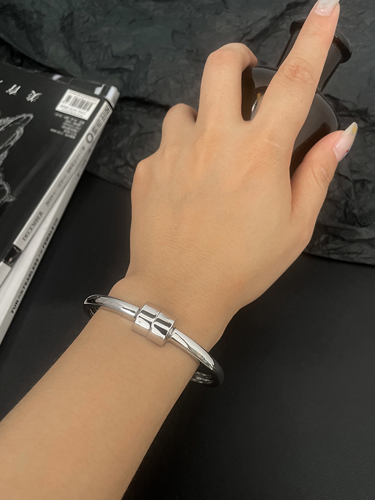 Minimalist Open Bracelet Bangle - European & American Trendy Cold Style Jewelry for a Versatile High-End Look
