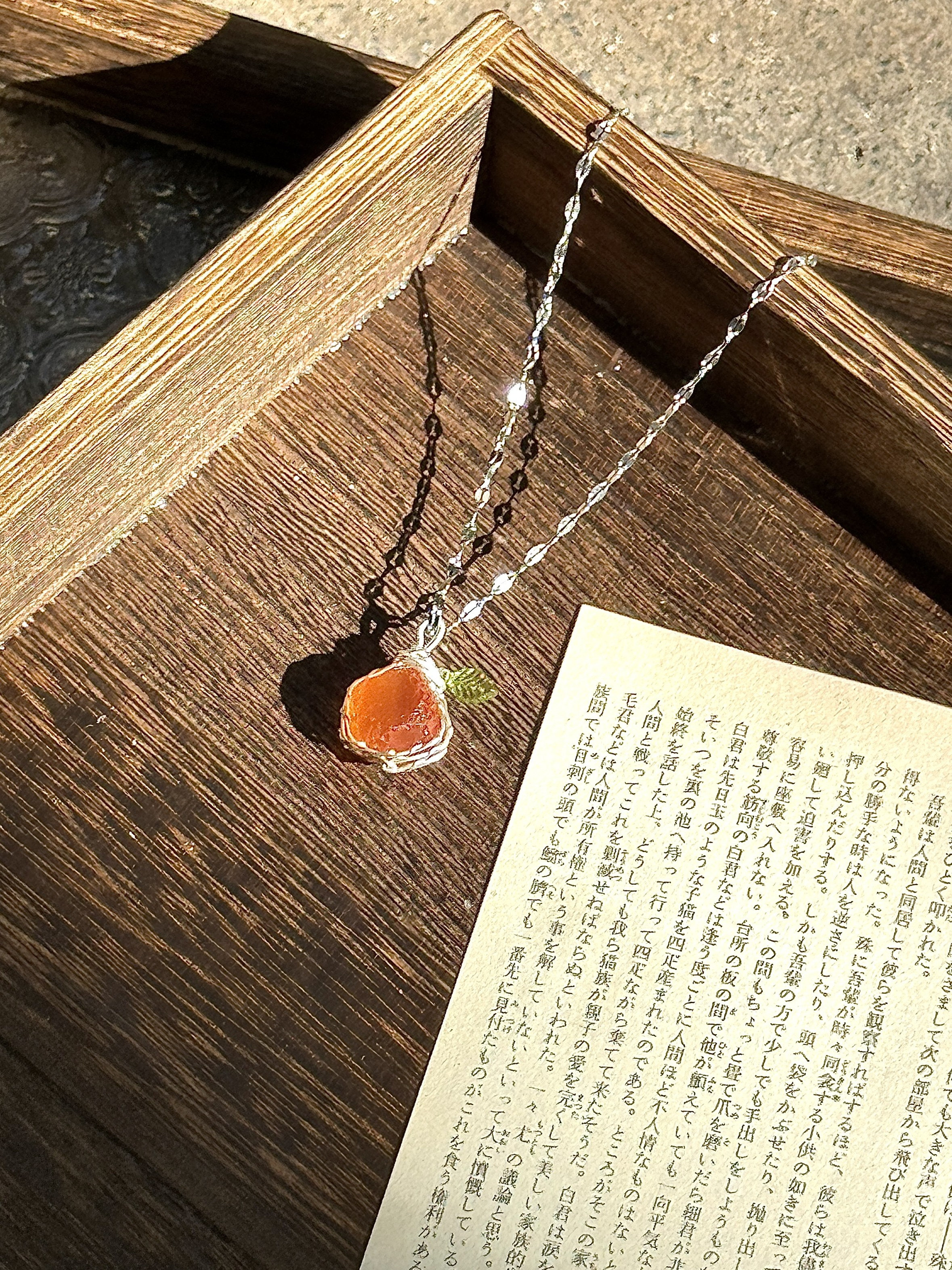 Multi-Color Crystal Macrame Necklace - Minimalist High-End Pendant with Raw Stone - Boho Chic Jewelry for Unique Style
