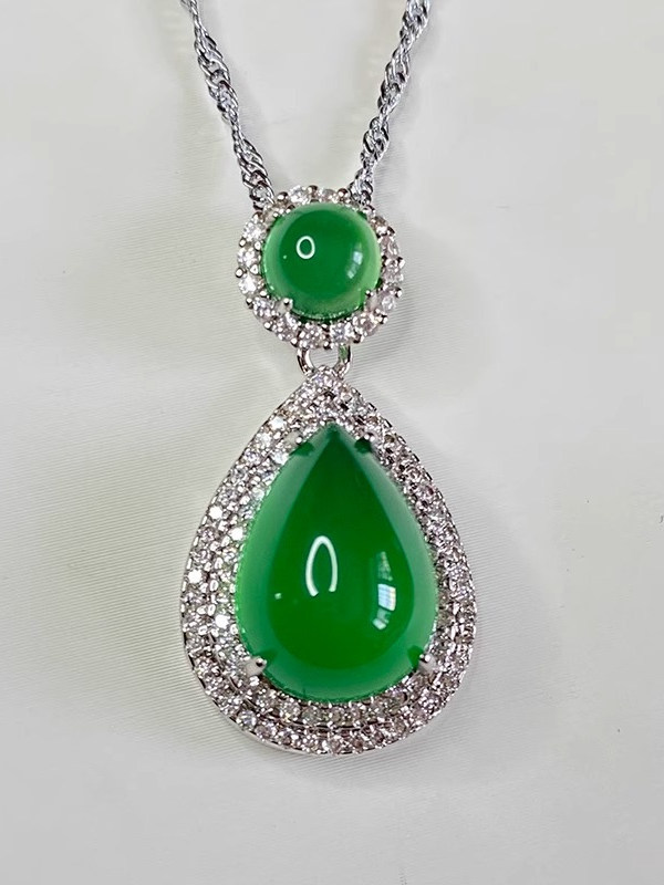 Natural Ice-Grade Chalcedony Silver Necklace with Jadeite Green Pendant - Elegant Gemstone Jewelry for Women, Perfect for Any Occasion