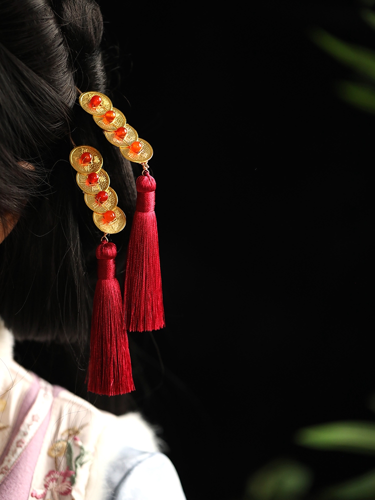 New Year Copper Coin Hairpin for Girls, Vintage Hanfu Hair Accessory with Red Tassels, Horse-Face Skirt Pin, Festive Ornament