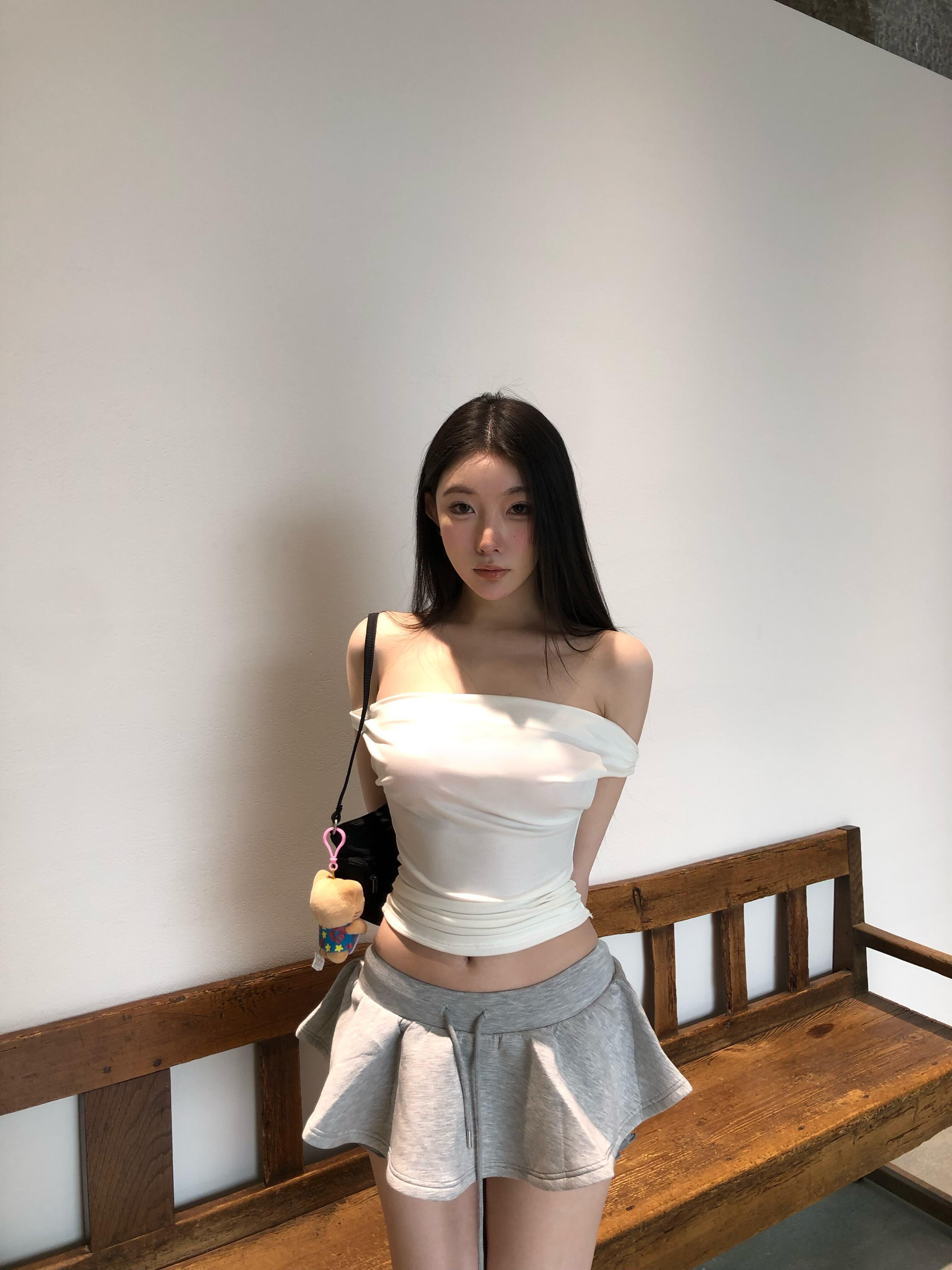 Off-Shoulder Two-Piece Set: Sweet and Spicy Girl A-Line Puff Skirt with Waist-Cinching Top - American Style Fashion for Trendy Looks