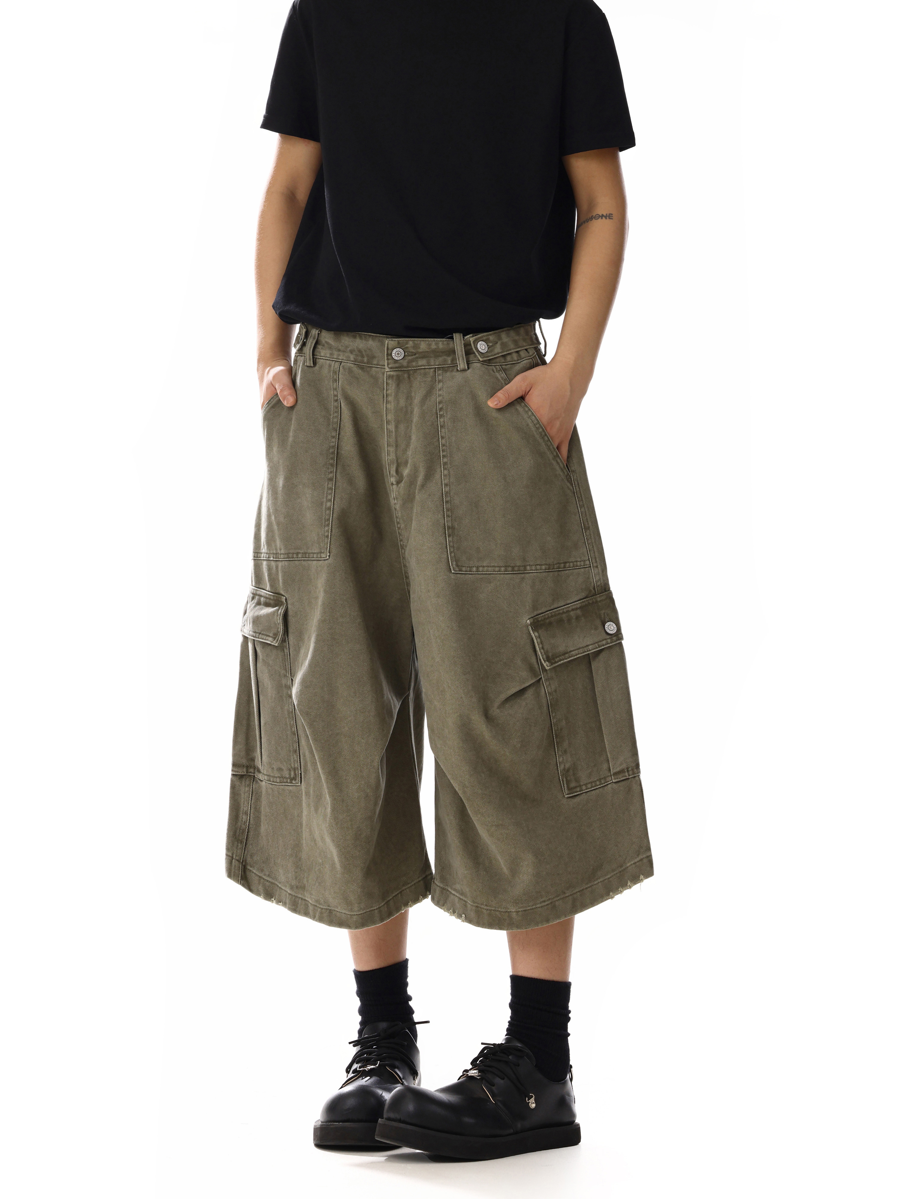 Retro American Style Army Green Denim Shorts for Men and Women - Pleated Multi-Pocket Loose-Fit Cropped Workwear