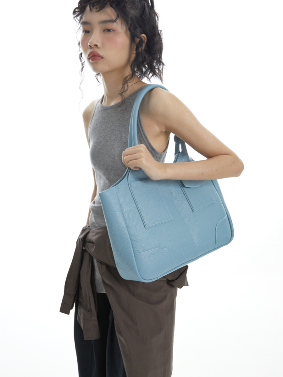 Retro Cowhide Tote Bag with Large Capacity - Stylish Briefcase for Work and Travel