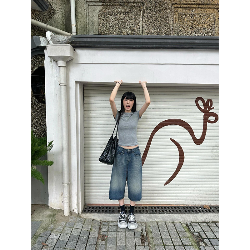 Retro Eccentric Denim Capri Pants for Summer â€“ Versatile Loose Slim Straight Wide-Leg Shorts for Spicy Girls