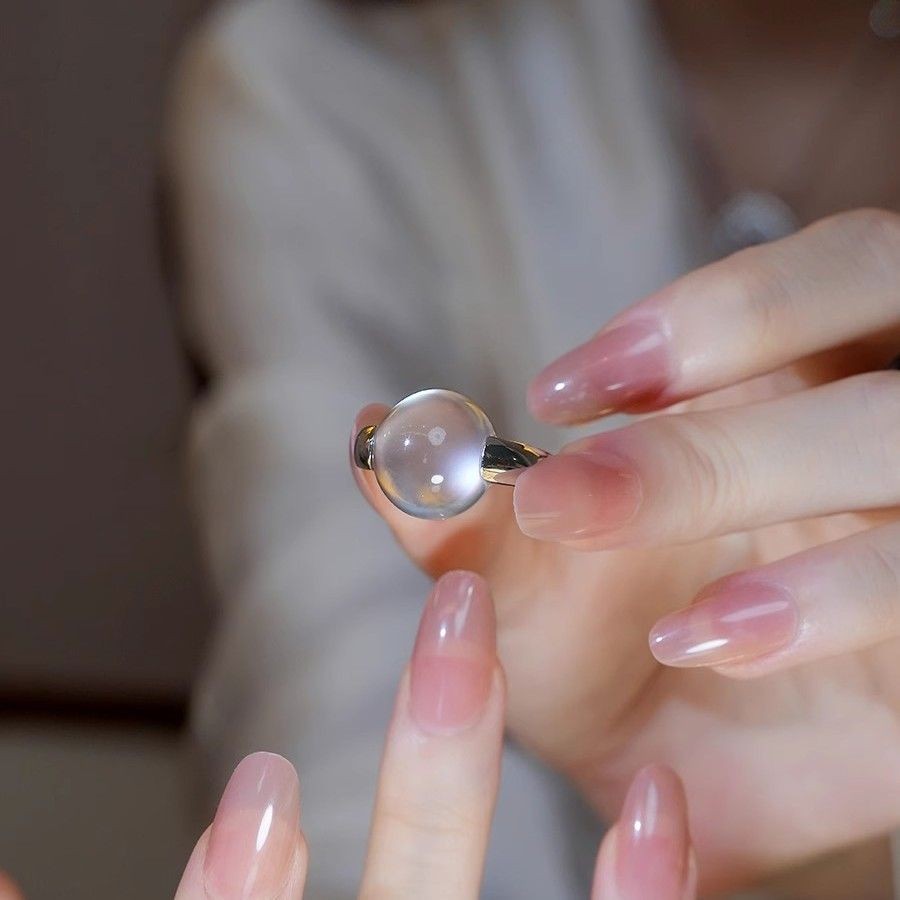 Retro Light Luxury Water Foam Jade White Crystal Ring for Women - Elegant Niche Design for Index Finger Jewelry
