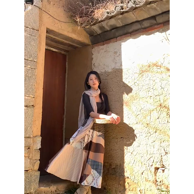 Retro Patchwork Plaid Skirt for Women â€“ Long Spring Skirt with Niche Design, Perfect for Y2K and Vintage Style