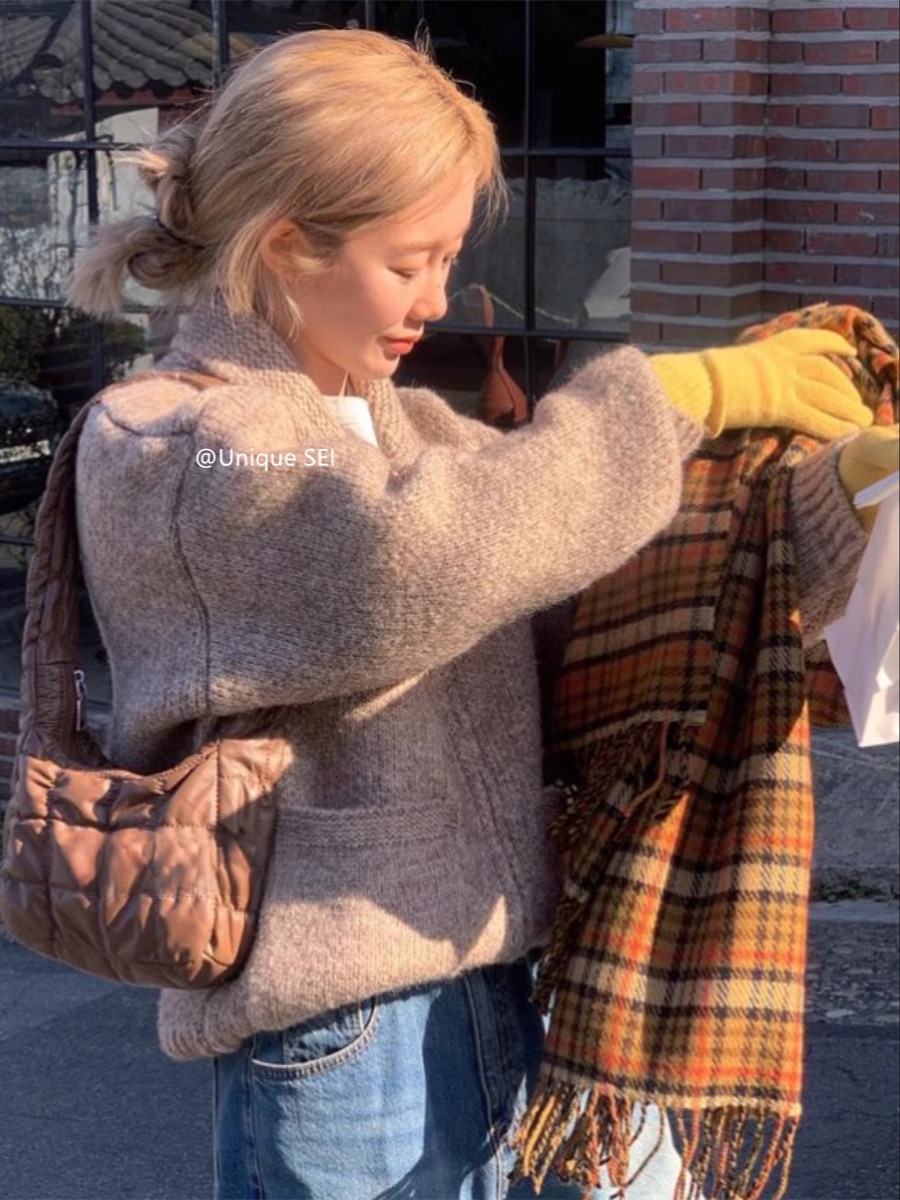 Retro Plaid Scarf with Tassel Neck Warmer - Unique Winter Atmosphere Casual Style for Bloggers