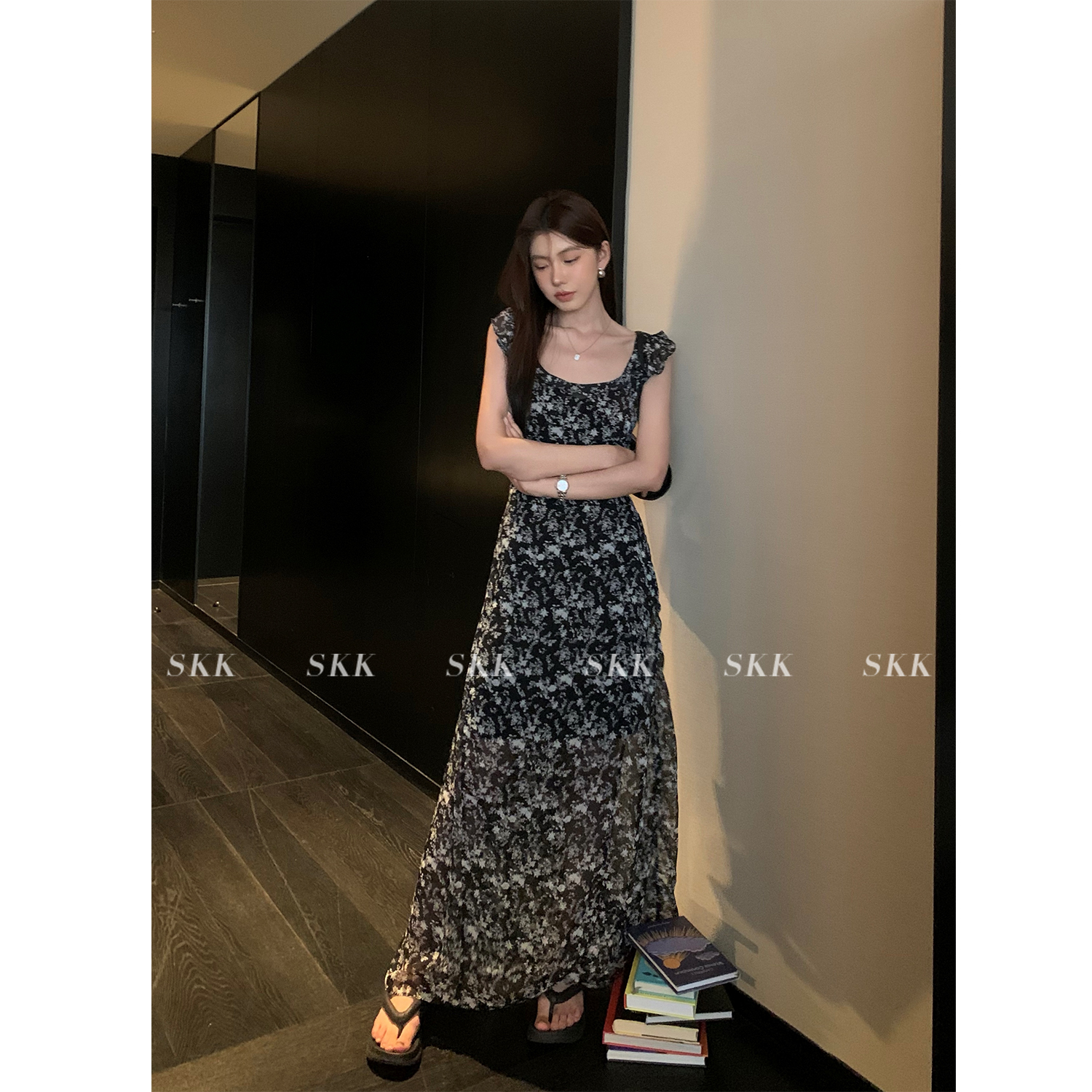 Ruffled Floral Midi Dress with Waist-Cinching Design â€“ Perfect for 90s and Y2K Inspired Date Night Outfits