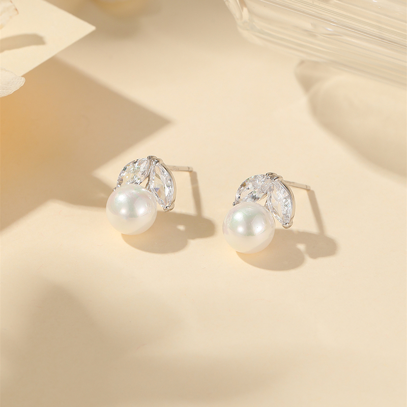 S925 Sterling Silver Pearl Earrings for Women, Elegant Classy Design, High-End Temperament Accessories, Perfect for Formal Occasions