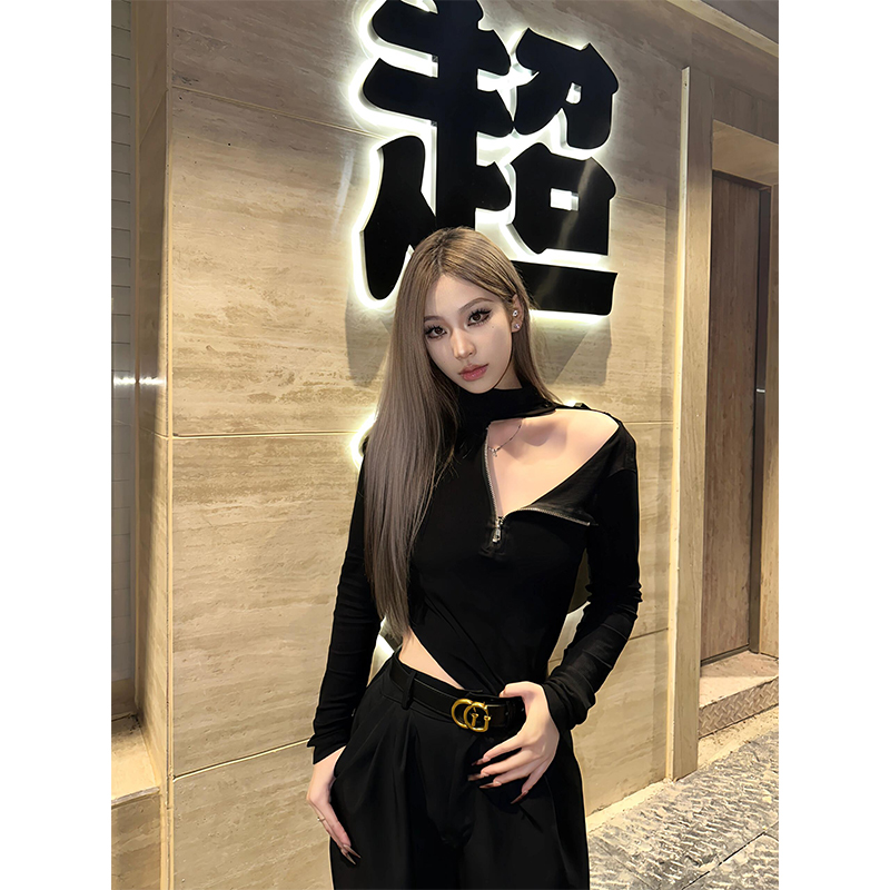 Sexy Off-Shoulder Long Sleeve T-Shirt for Women - Autumn Versatile Slim Fit Top, Flattering Design, Eccentric Style